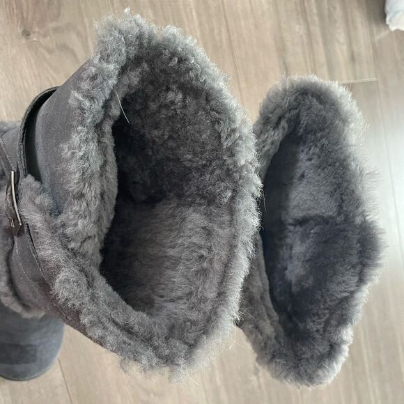 Cozy Gray Shearling Boots - Picture 6 of 10